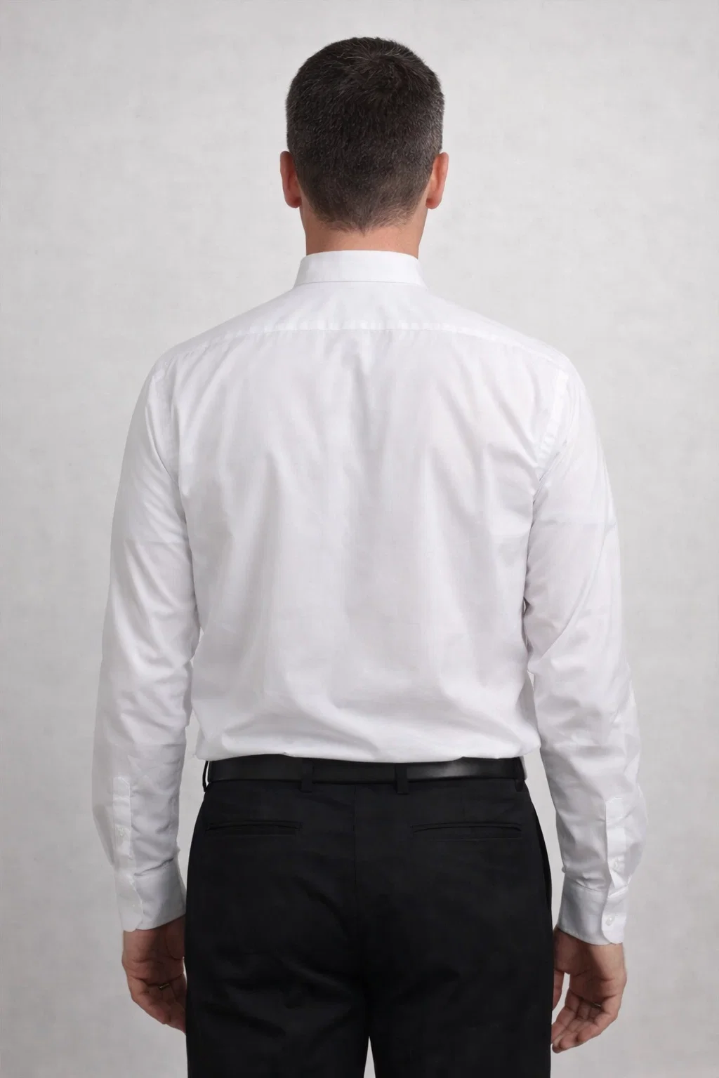 Backside of the Lumeno Tailored Clergy Shirt