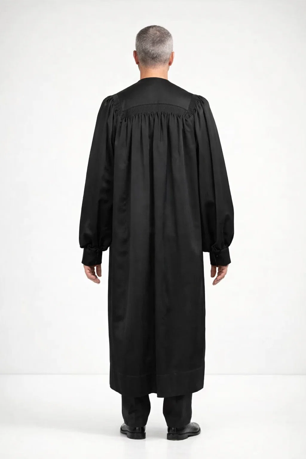 Back view of the Valentis Men’s Black Robe