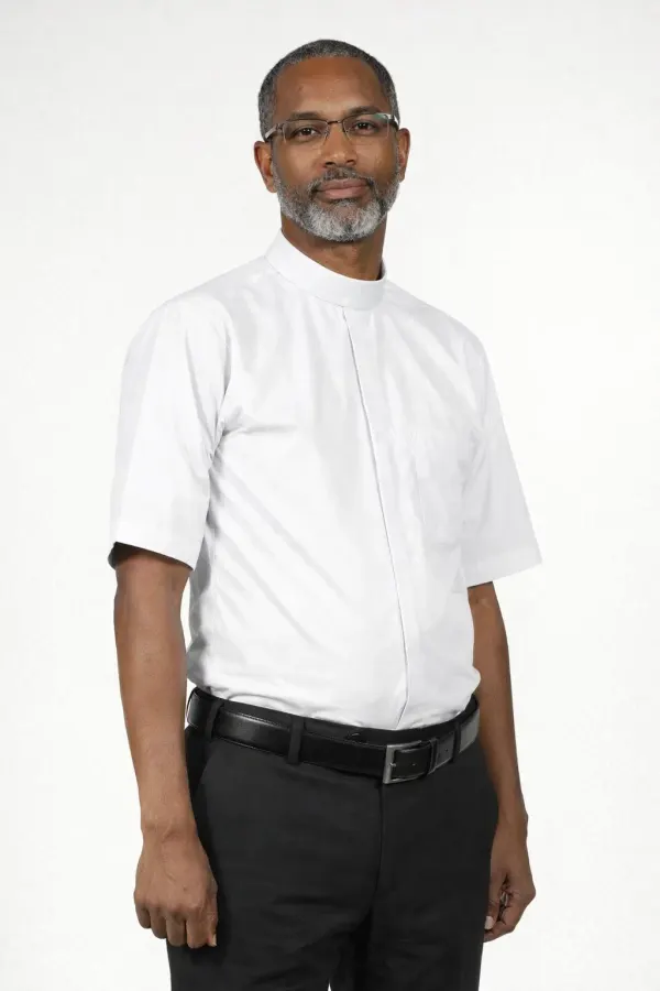 A Men Wearing Virello Modern Clergy Shirt